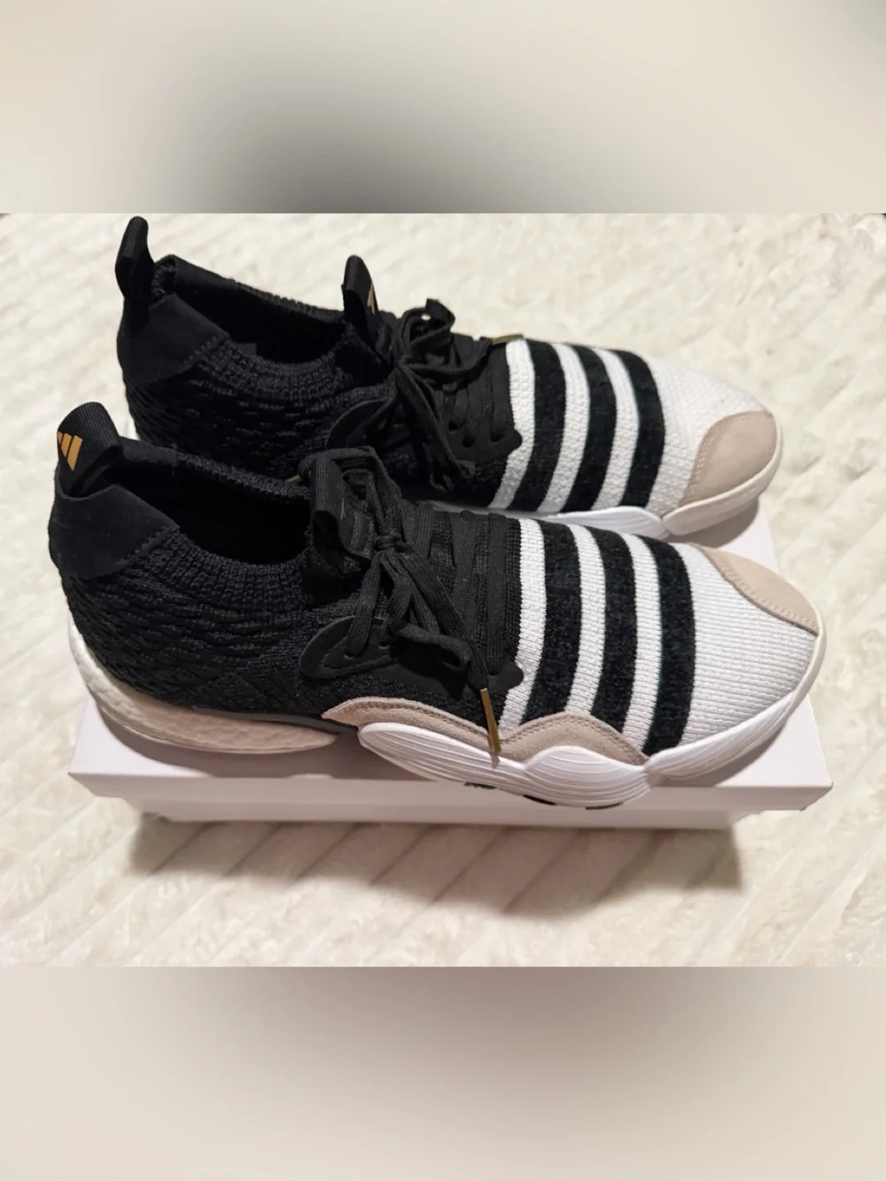 Adidas Trae Young 2 Super Villain basketball sneakers NEW IN BOX